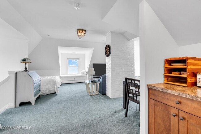 Building Photo - 1612 Ocean Ave N