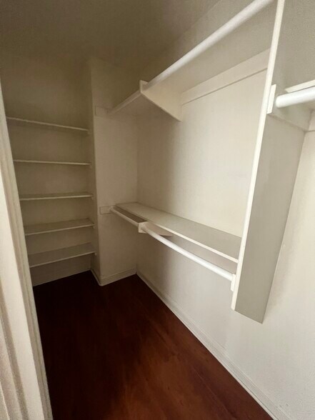 Master closet - 1854 Peaceful Ct