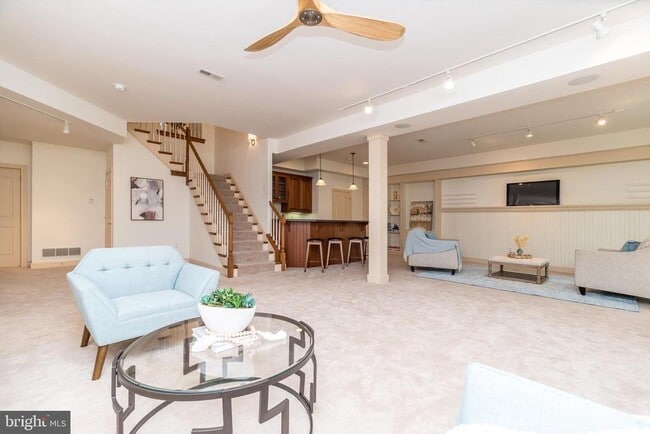 Building Photo - 5812 Hickory Hollow Ln