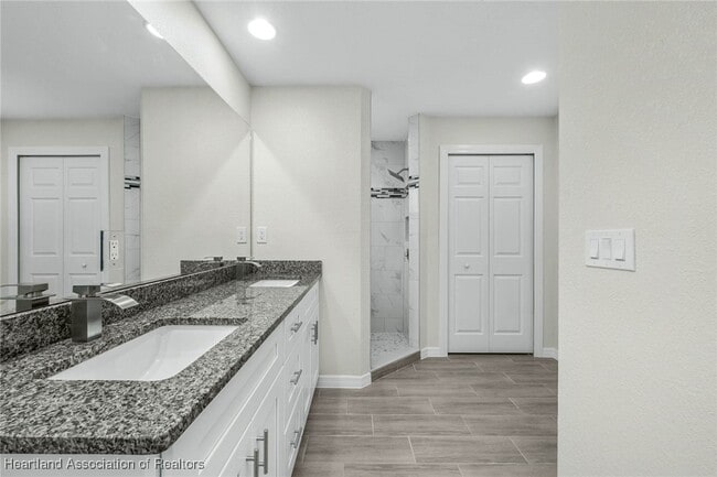 Building Photo - 4818 Sturgeon Dr