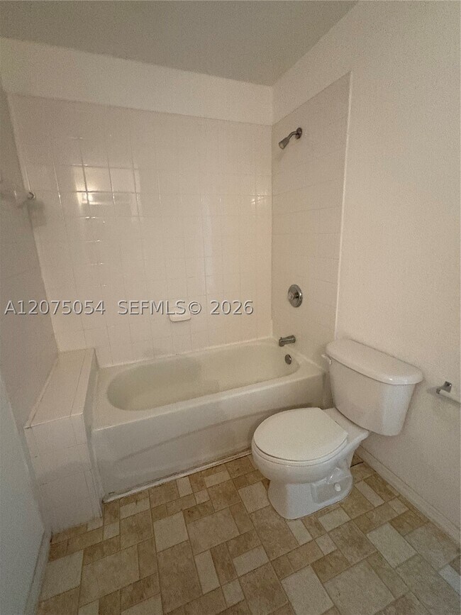 Building Photo - 2064 NE 167th St