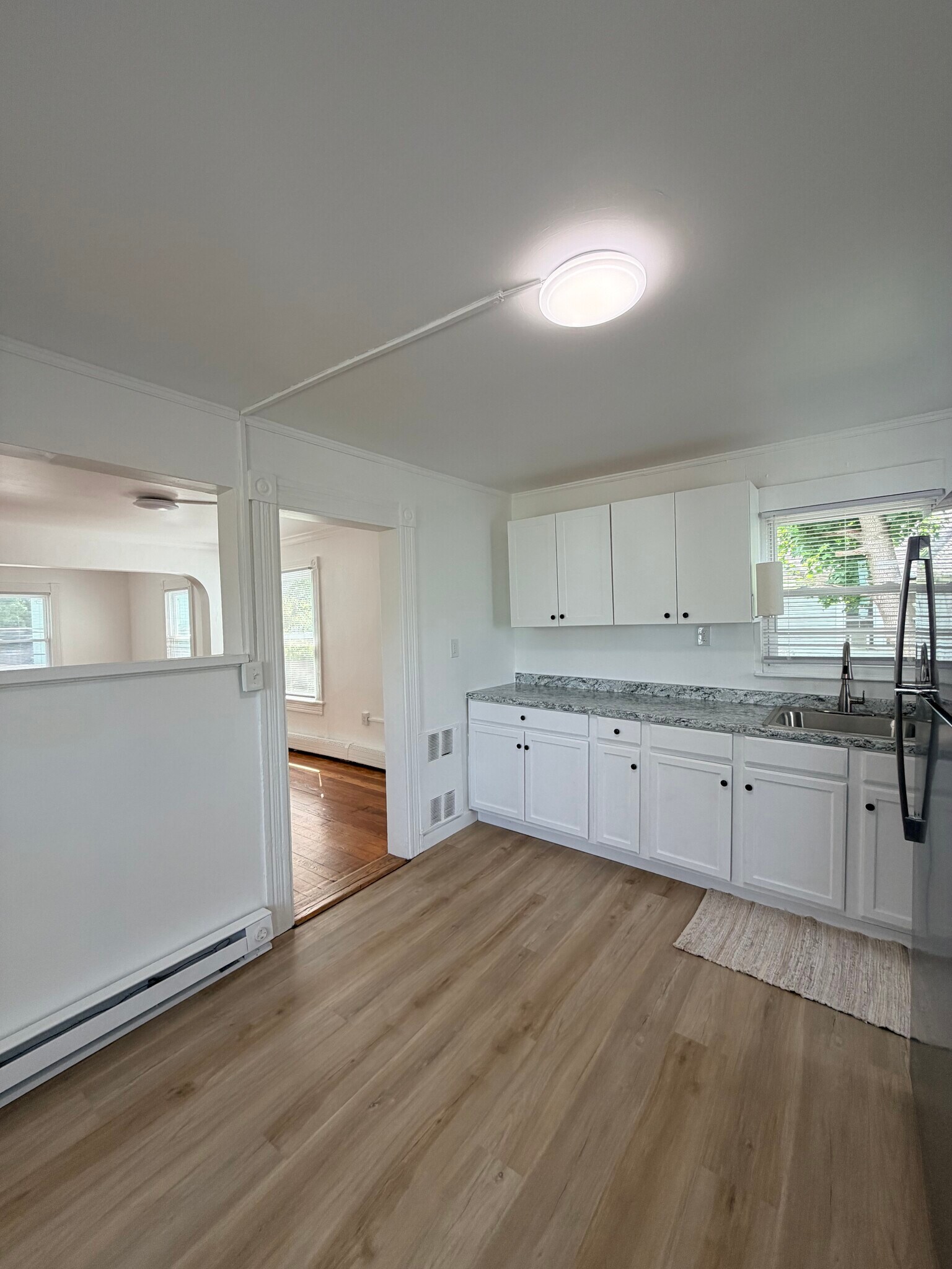 Building Photo - 37 Maud St