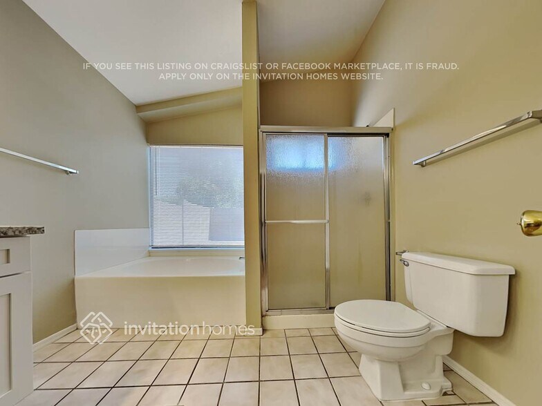 Building Photo - 4534 E Grove Ave
