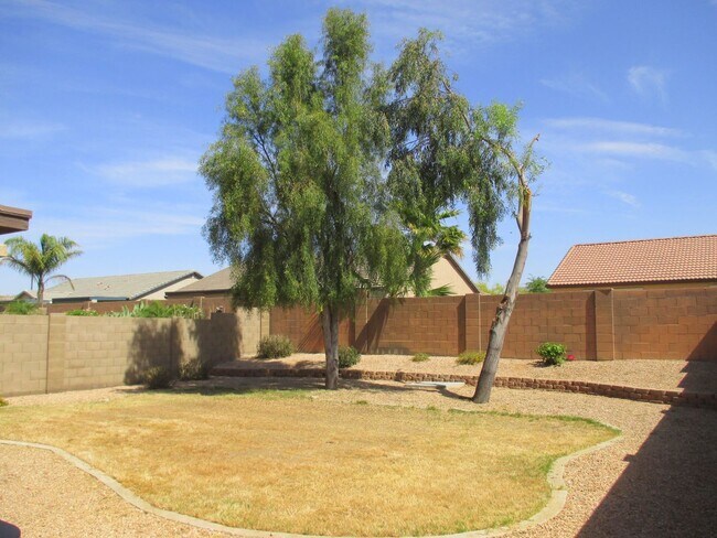 Building Photo - New Listing in Buckeye