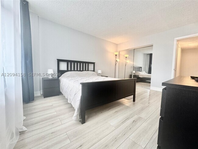 Building Photo - 3800 S Ocean Dr