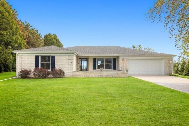 Building Photo - 12650 N Lake Shore Dr