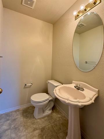 Building Photo - 8166 Berkshire Dr