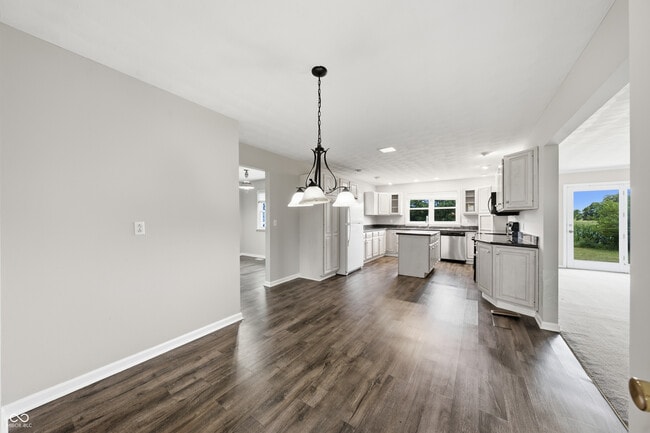 Building Photo - 1041 US-421