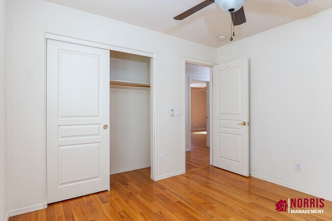 Building Photo - Beautiful Large Home Available Now!