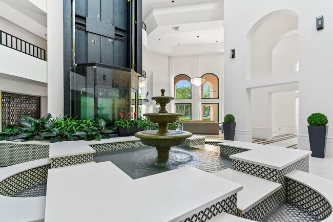 Building Photo - 100 SE 5th Ave