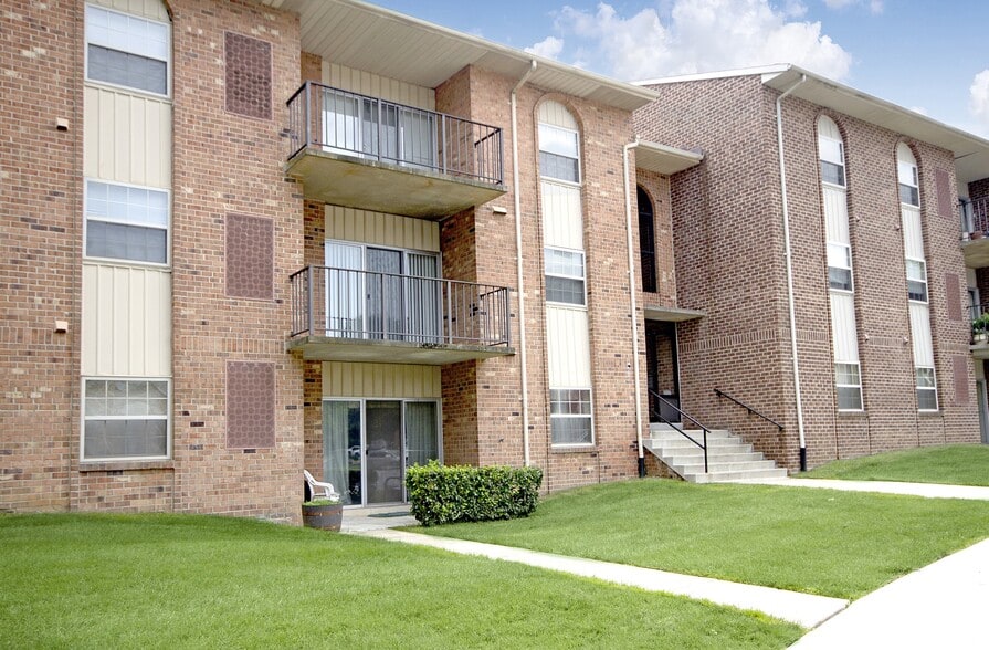 Building Photo - Painters Mill Apartments