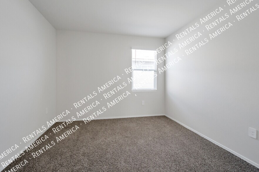 Building Photo - 4655 W Basil Ave