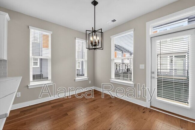 Building Photo - 2123 Bryant Park Dr