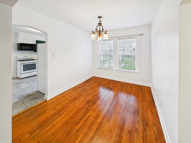 Building Photo - 1206 E 30th St