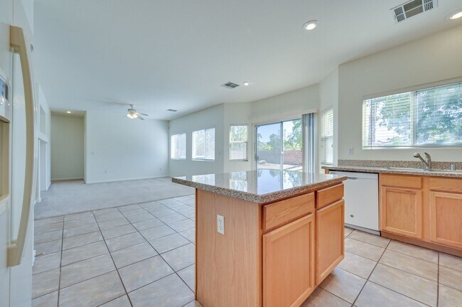 Building Photo - SW!! Southern Highlands!!! 4 Bedrooms!!!  ...