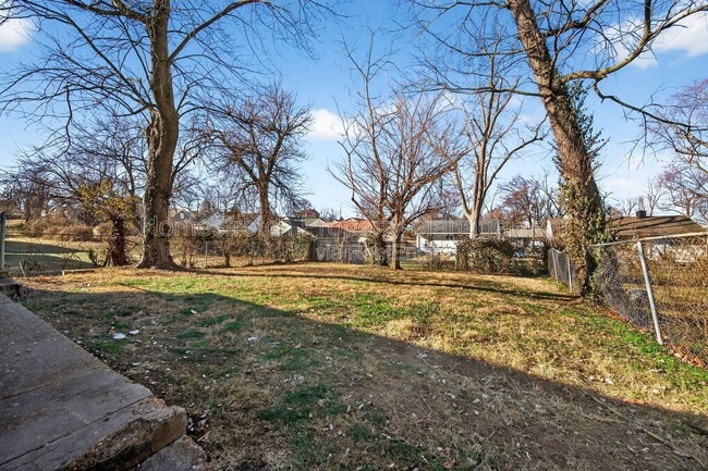 Building Photo - 6029 Evergreen Blvd