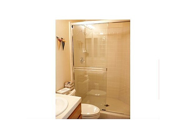 Building Photo - 17680 Bentley Dr