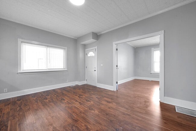 Building Photo - Charming Two-Bedroom, Two-Bath Home in Columbus’s South Side