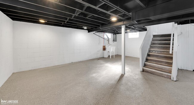 Building Photo - 14024 Grandville Ave