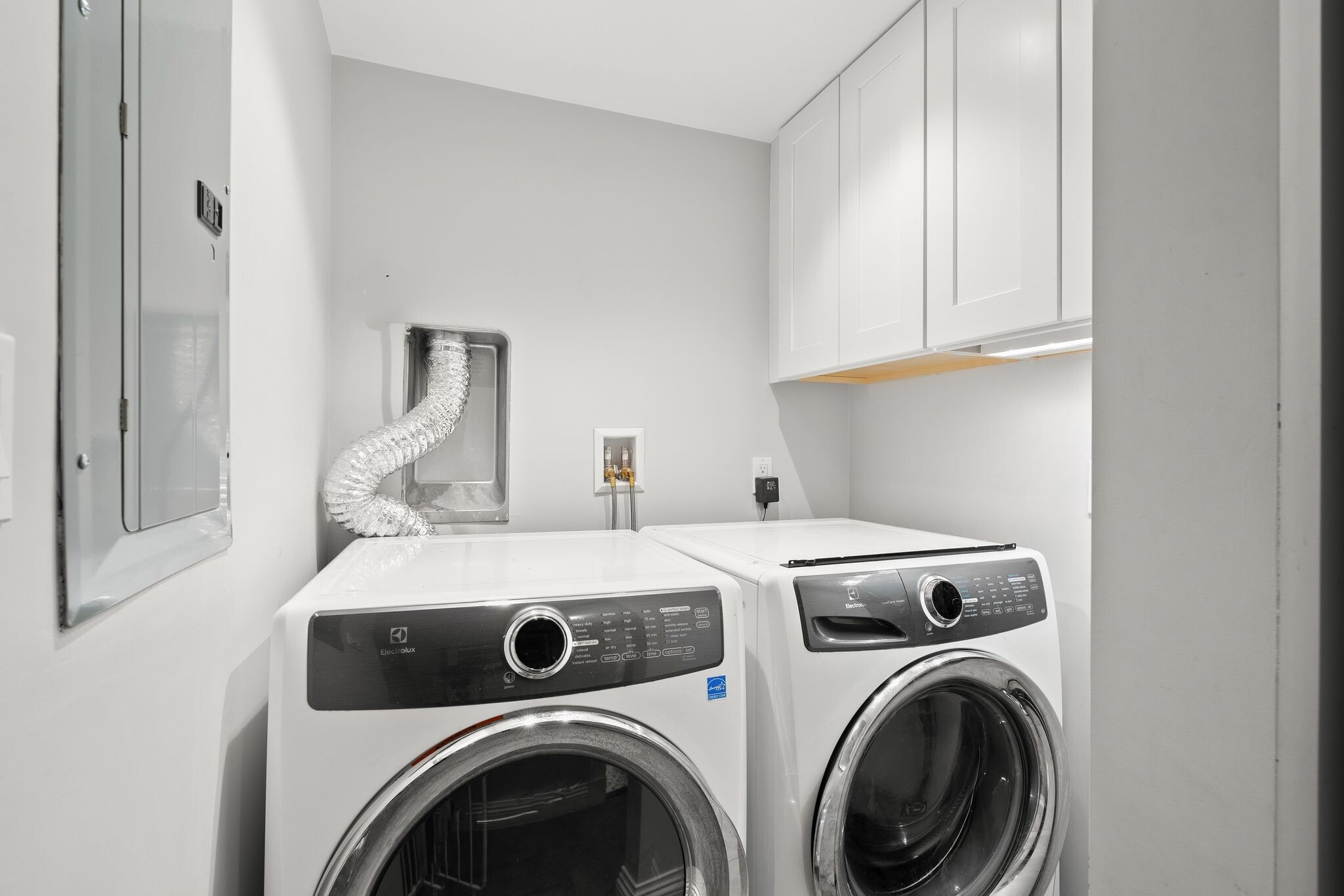 Building Photo - 7 Acorn St