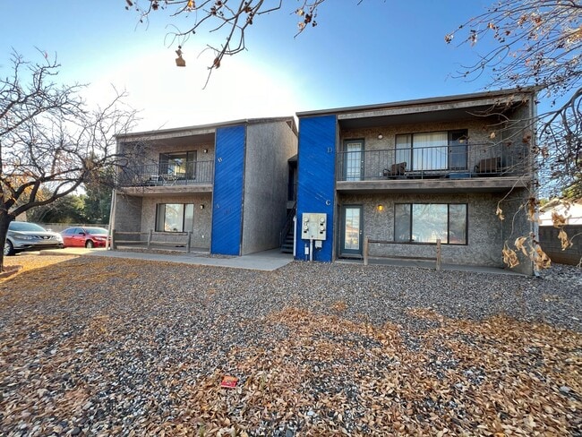 Primary Photo - 1301 E Birch St