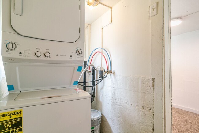 Building Photo - EN331 Malaga Ave