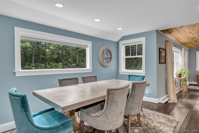 Building Photo - 32 Twin Bridge Rd