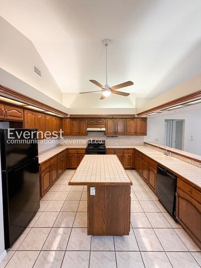 Building Photo - Spacious Home with 3 Car Garage and Fenced Yard / 3 Beds & 2 Baths / 3D Tour / Voucher Accepted /...