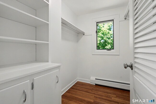 Building Photo - 145 Casmir Dr