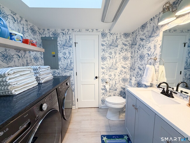 Building Photo - 18 Field Ct