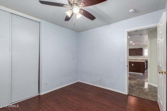 Building Photo - 881 E Appaloosa Rd