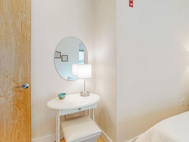 Building Photo - CONDO