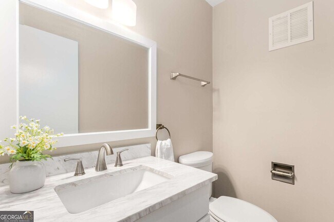 Building Photo - 510 E Ponce de Leon Ave