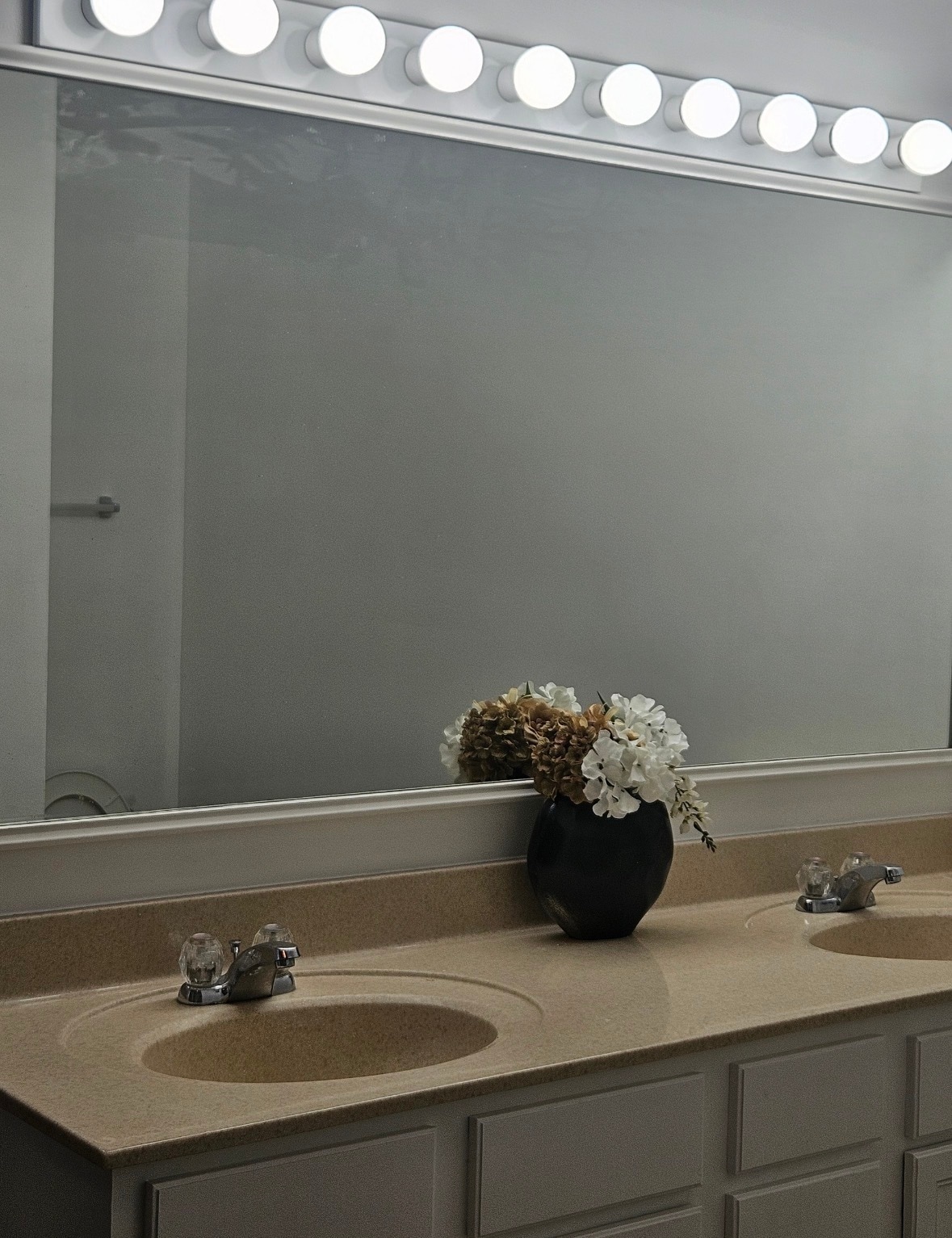 Building Photo - 838 Avalon Way