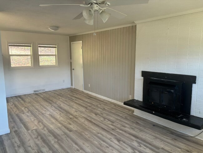 Building Photo - 820 Mills Gap Rd