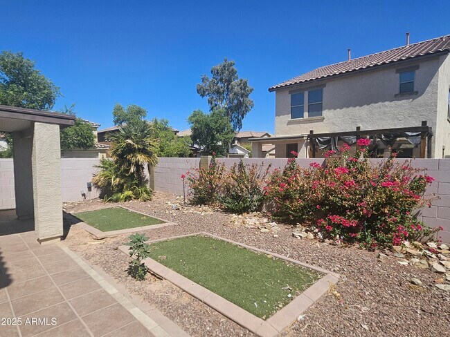 Building Photo - 40438 W Helen Ct