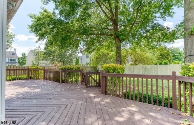 Building Photo - 10 Marco Polo Ct