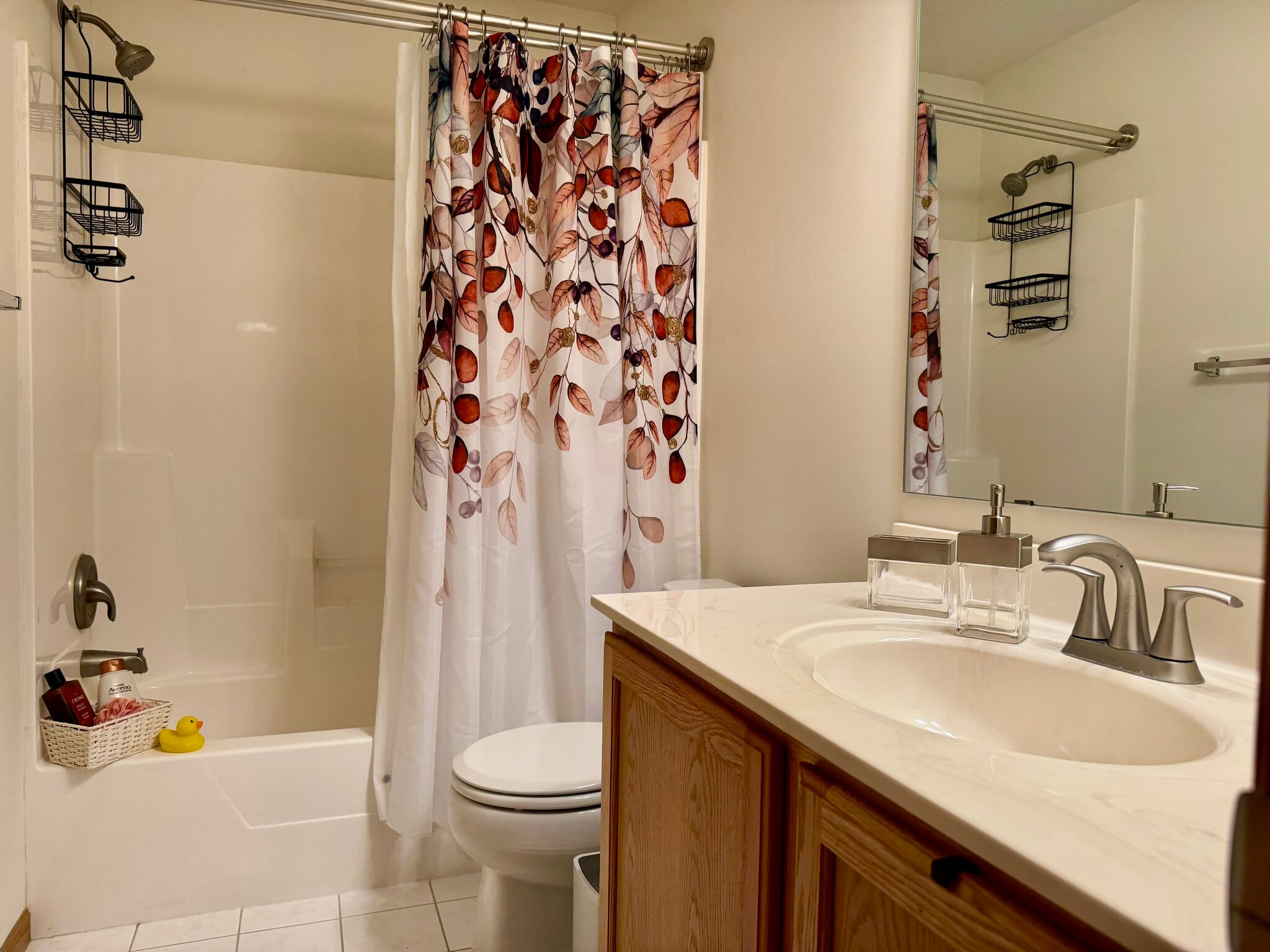 Full Bathroom 2 - 9264 Peony Ln N