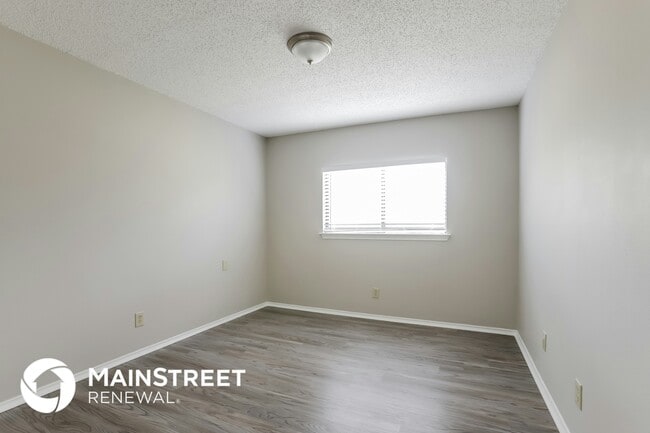 Building Photo - 6303 Beech Trail Dr