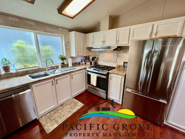 Building Photo - Lovely 2 bed 2 bath for Pro Am Available February 01, 2026!!