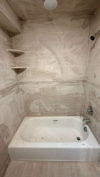 Building Photo - 628 S 12th St