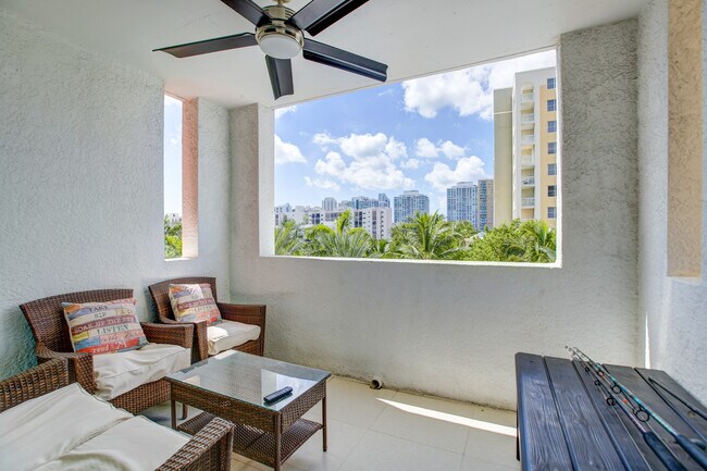 Building Photo - 17100 N Bay Rd