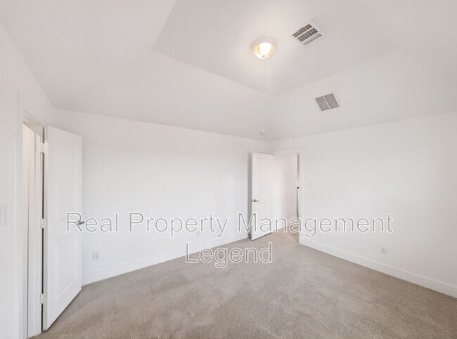 Building Photo - 1019 Modesto Dr