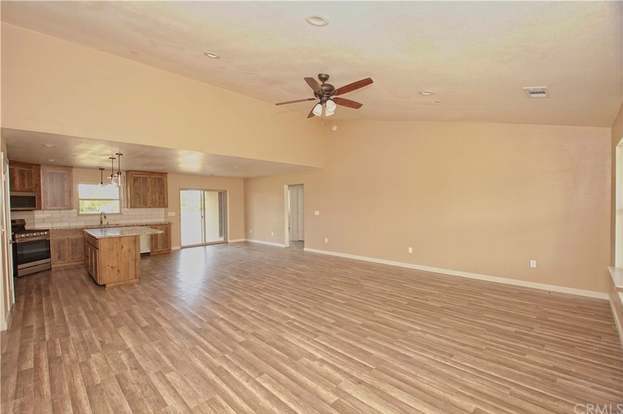 Building Photo - 8435 Buena Vista Ave