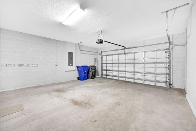 Building Photo - 964 Banyan Dr