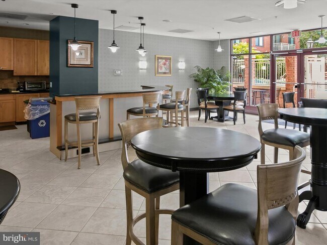 Building Photo - 1205 N Garfield St