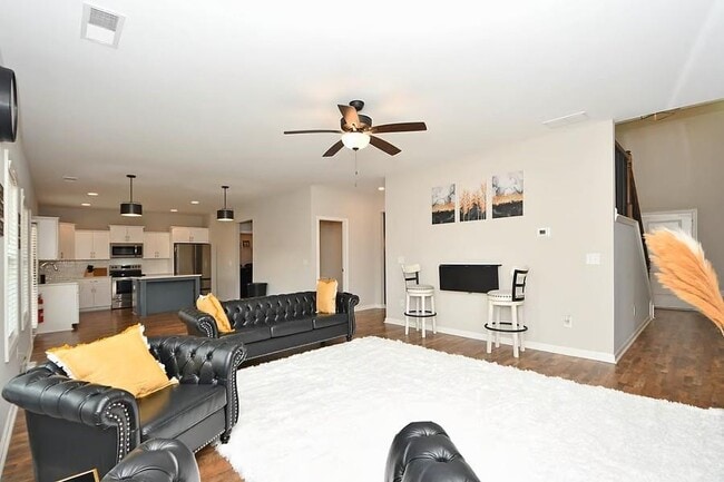 Building Photo - 208 Arrowwood Dr