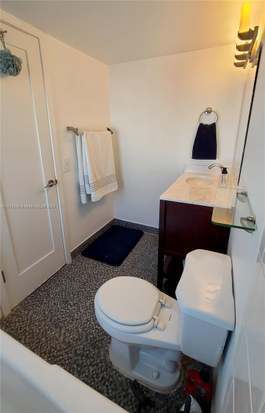 Building Photo - 6801 Indian Creek Dr