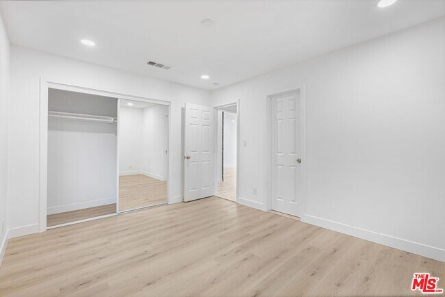 Building Photo - 1615-1615 W 209th St