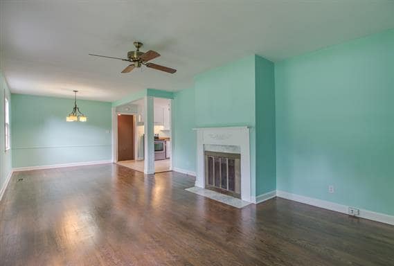 Building Photo - 520 Barrywood Dr